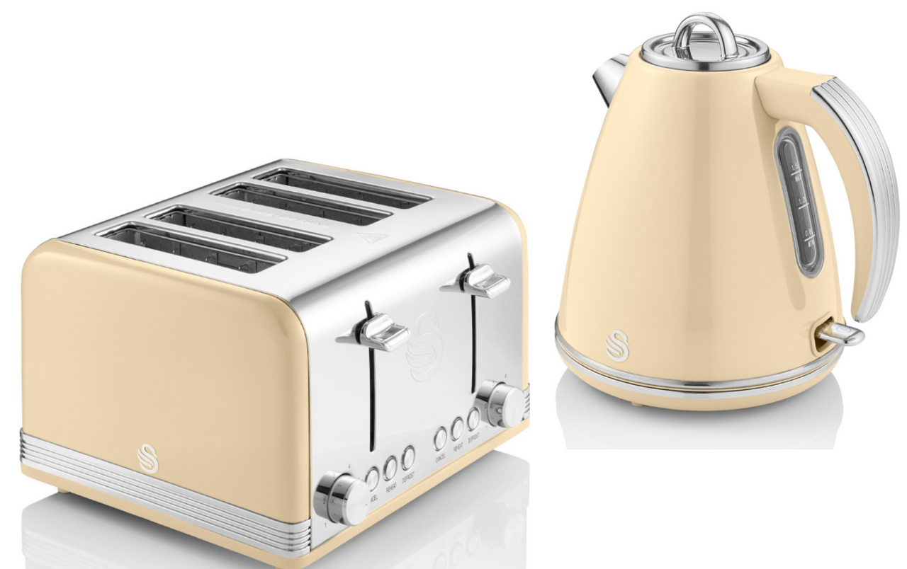 Swan Retro Cream 1.5L 3KW Jug Kettle & 4 Slice Toaster