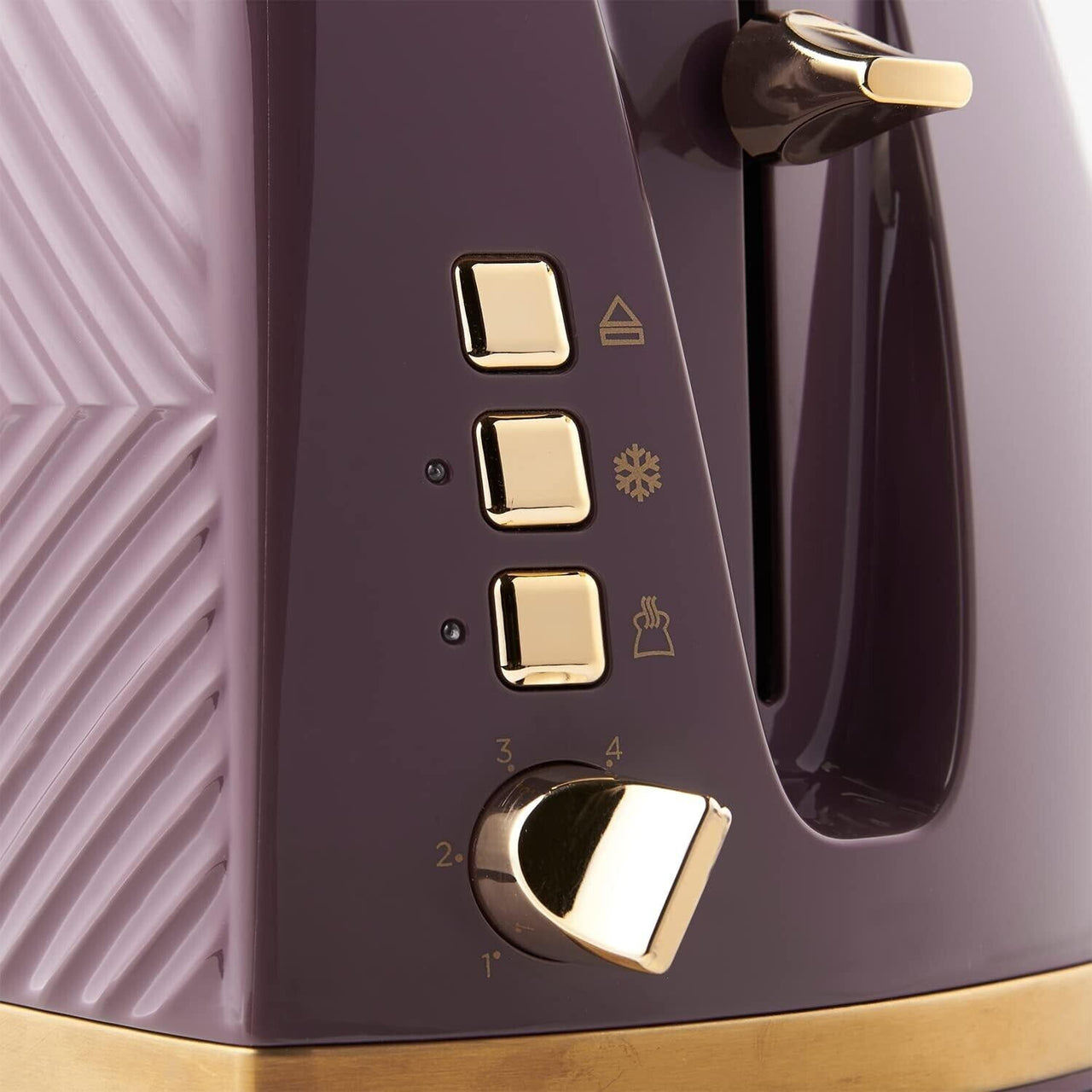 Russell Hobbs Groove 2 Slice Toaster in Mulberry with Brushed Gold Accents 26393