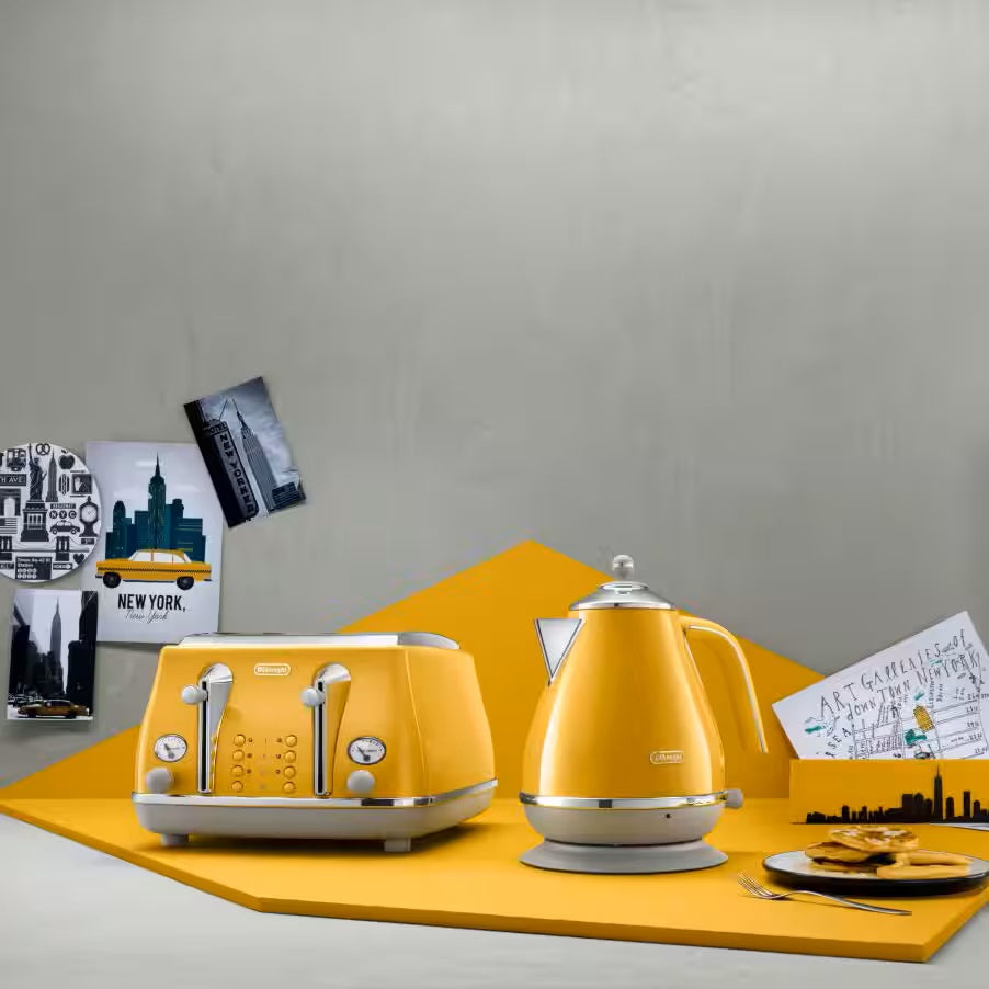 De'Longhi Icona Capitals New York Yellow 1.7L Jug Kettle & 4 Slice Toaster Set