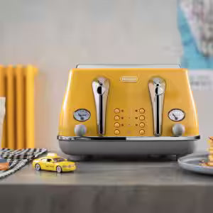 De'Longhi Icona Capitals 4 Slice Toaster in New York Yellow CTOC4003.Y