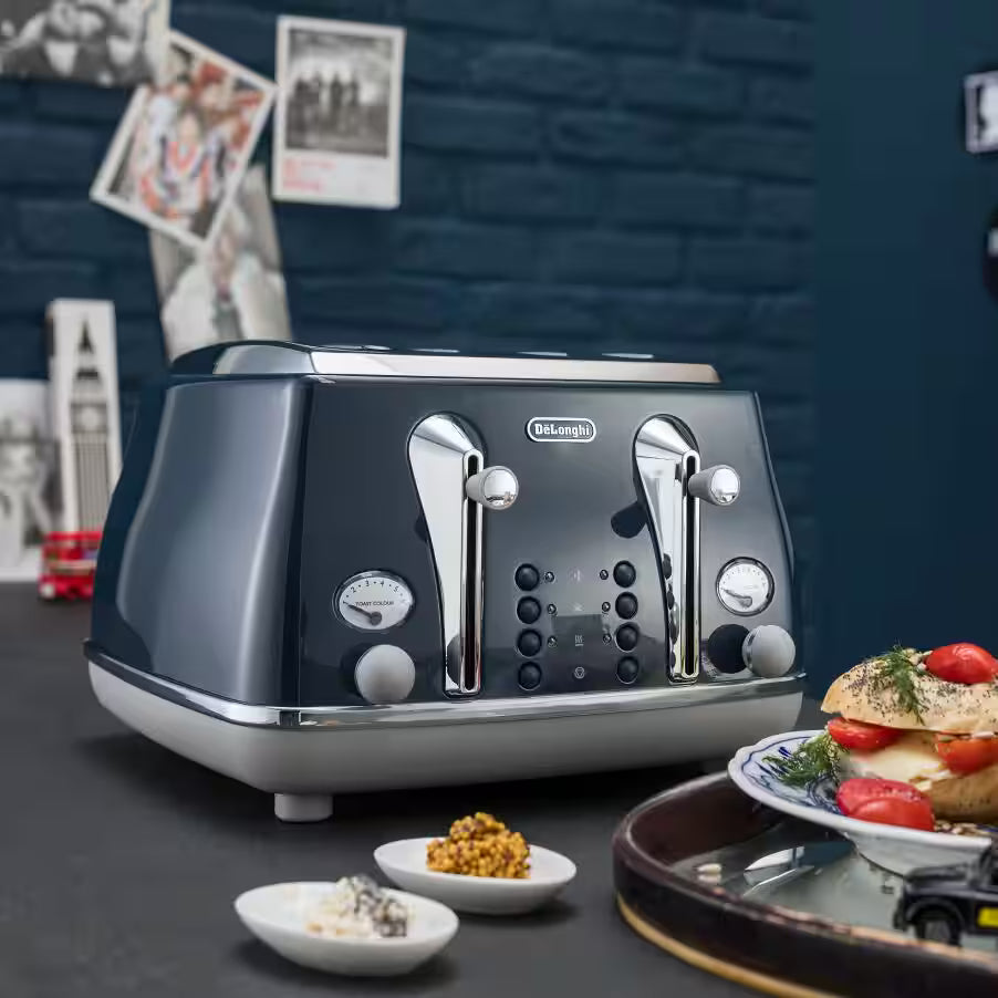 De'Longhi Icona Capitals 4 Slice Toaster in London Blue CTOC4003.BL