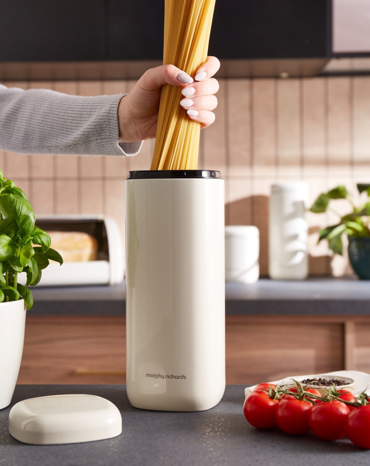 Morphy Richards Equip Kitchen Storage Canisters Set of 2 Large Canisters Cream2