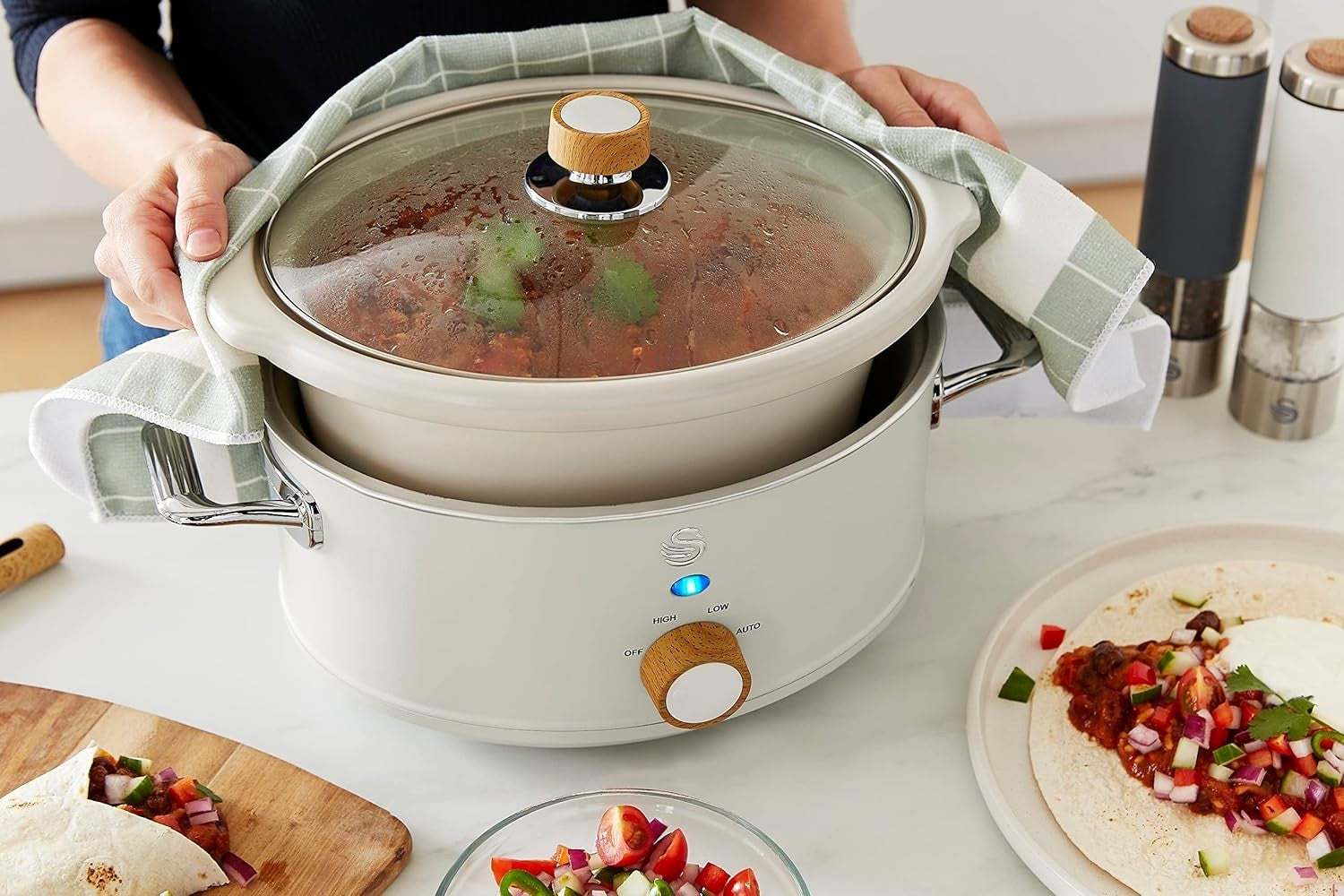 Swan Fjord White Jug Kettle Toaster plus Nordic Microwave and Slow Cooker Set8