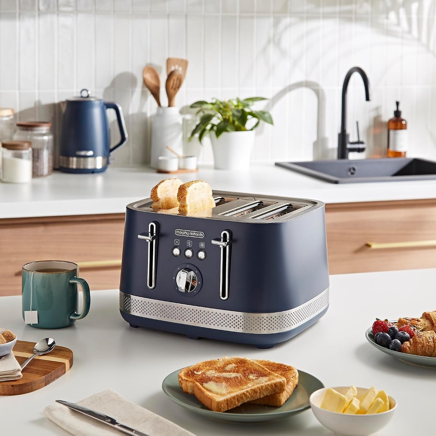 Morphy Richards Illumination Navy Peony 4 Slice Toaster 2480231