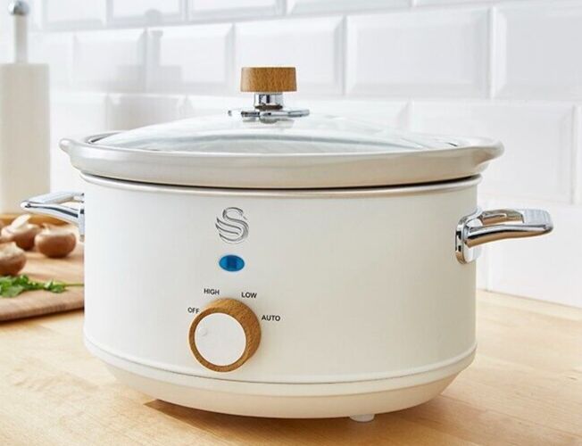 Swan Nordic White Slow Cooker Scandi Design Large 3.5L Capacity 3 Heat Settings