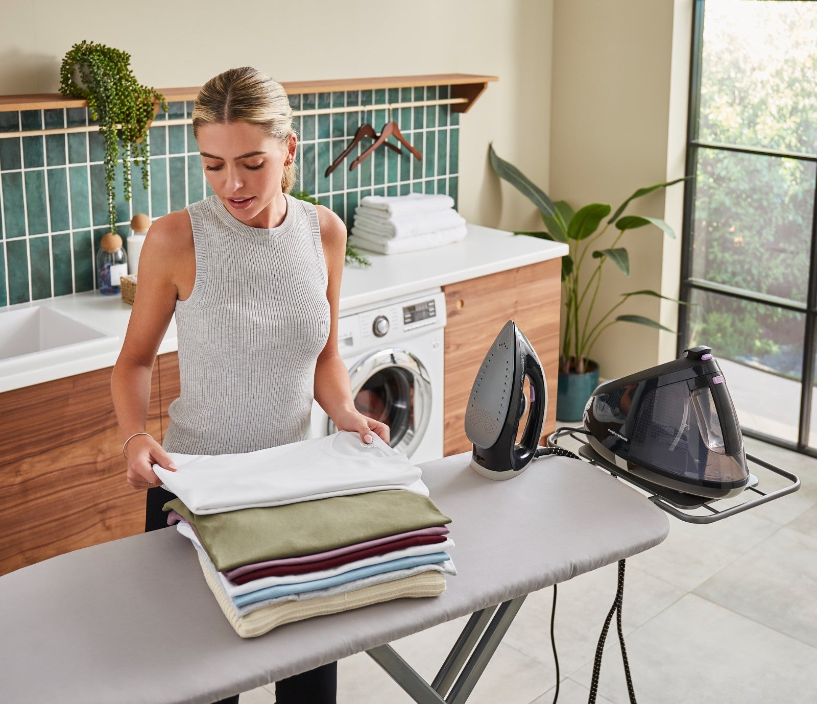 Morphy Richards Steam Generator Iron Easy Steam 2400W Powerful Steam 33303014