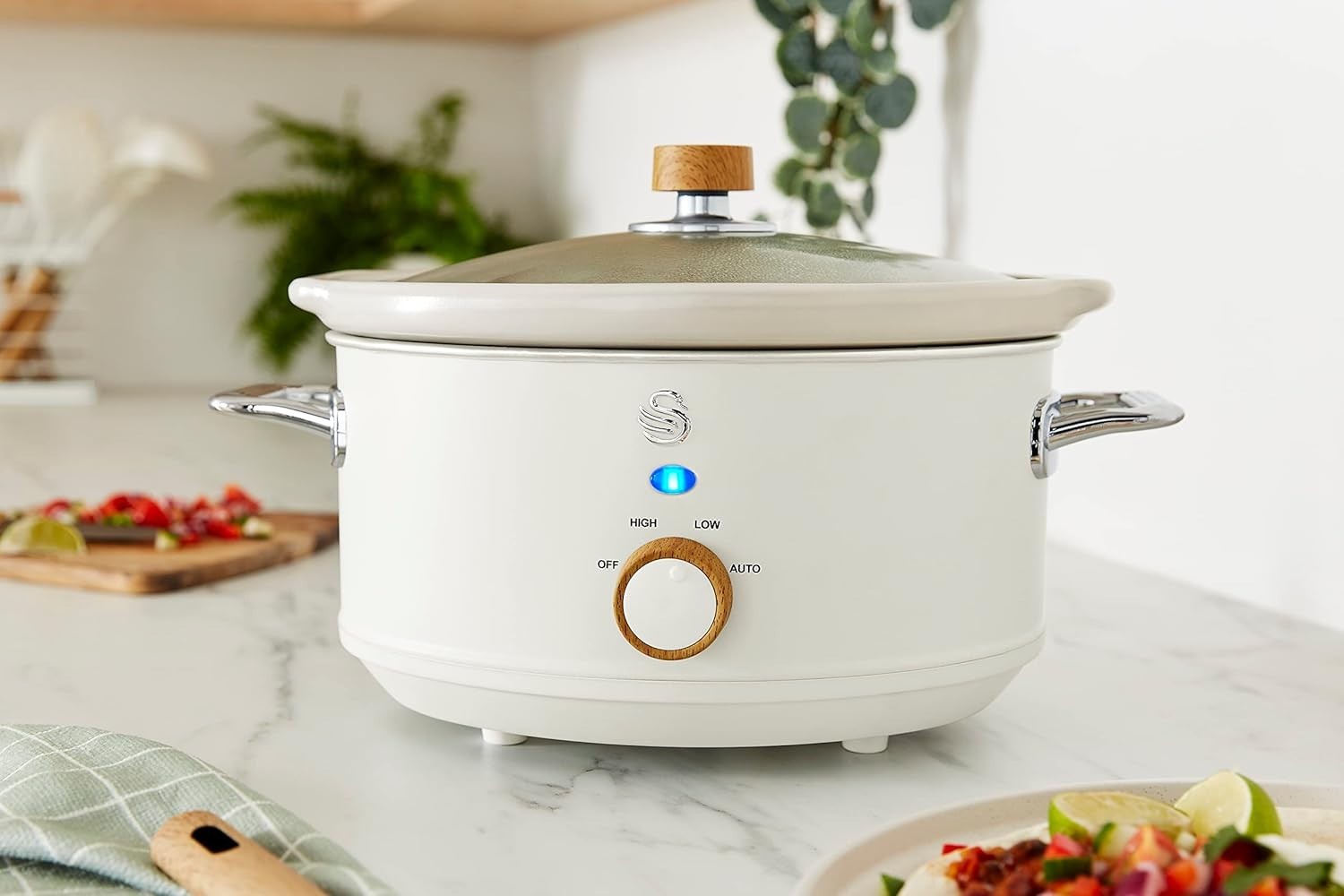 Swan Fjord White Jug Kettle Toaster plus Nordic Microwave and Slow Cooker Set4
