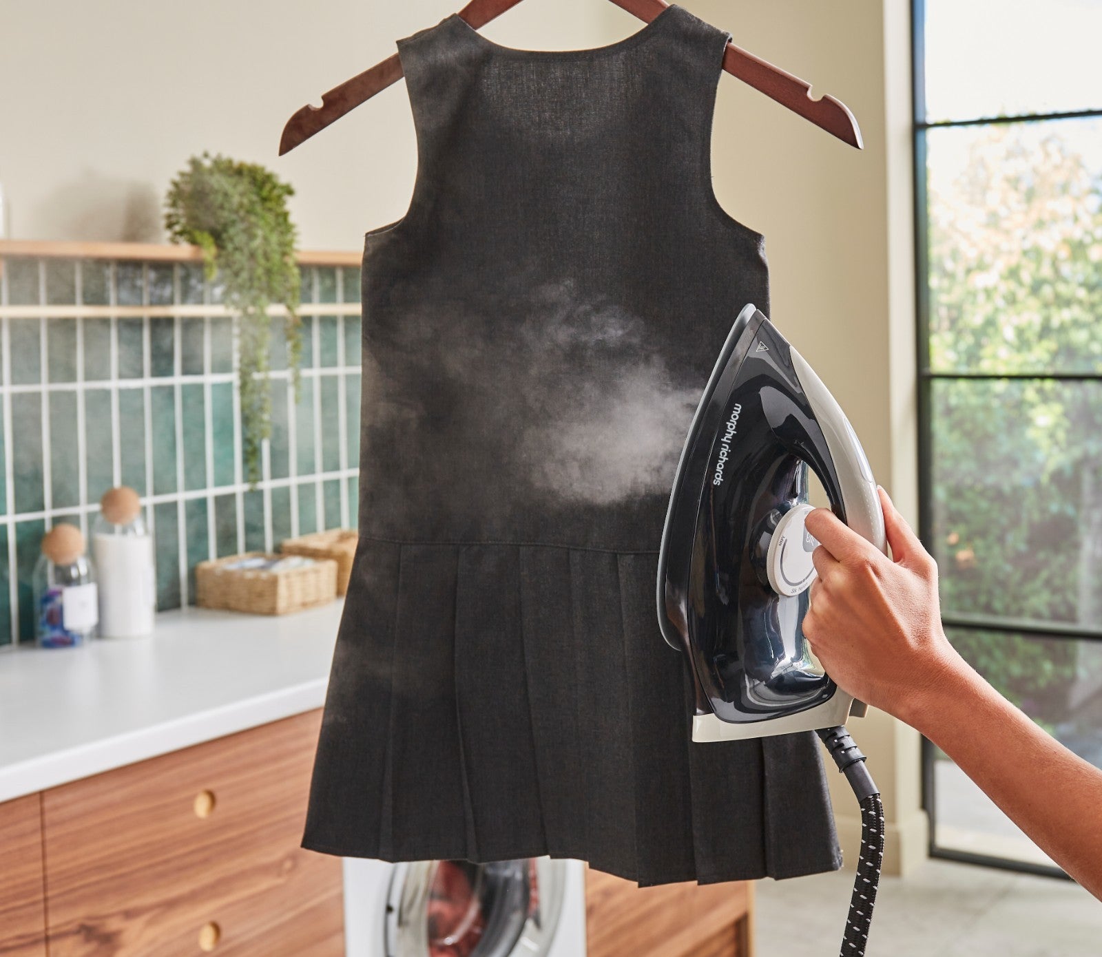 Morphy Richards Steam Generator Iron Easy Steam 2400W Powerful Steam 3330304