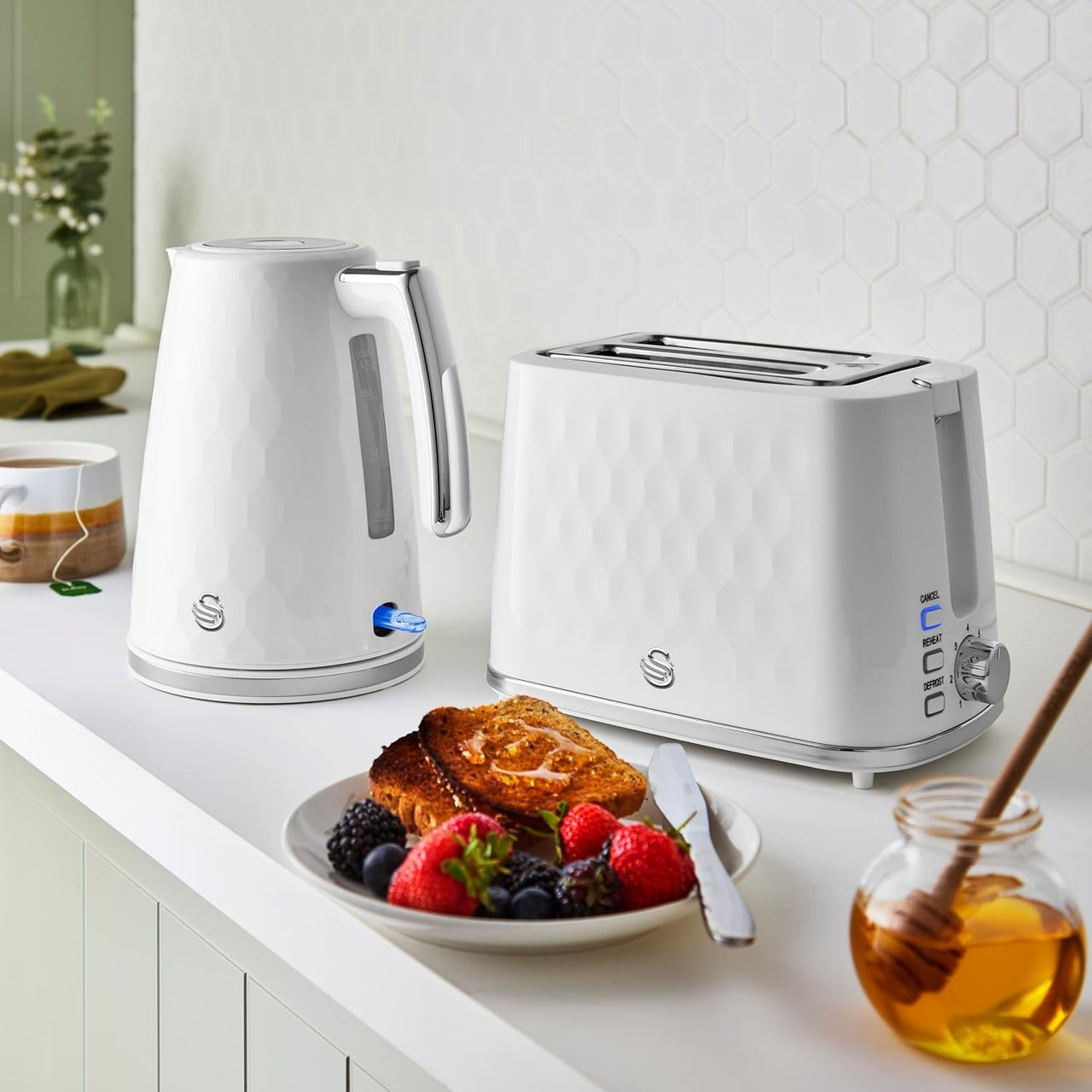 Swan Hexton White Kettle & 2 Slice Toaster Hexagonal Texture Chrome Accents1