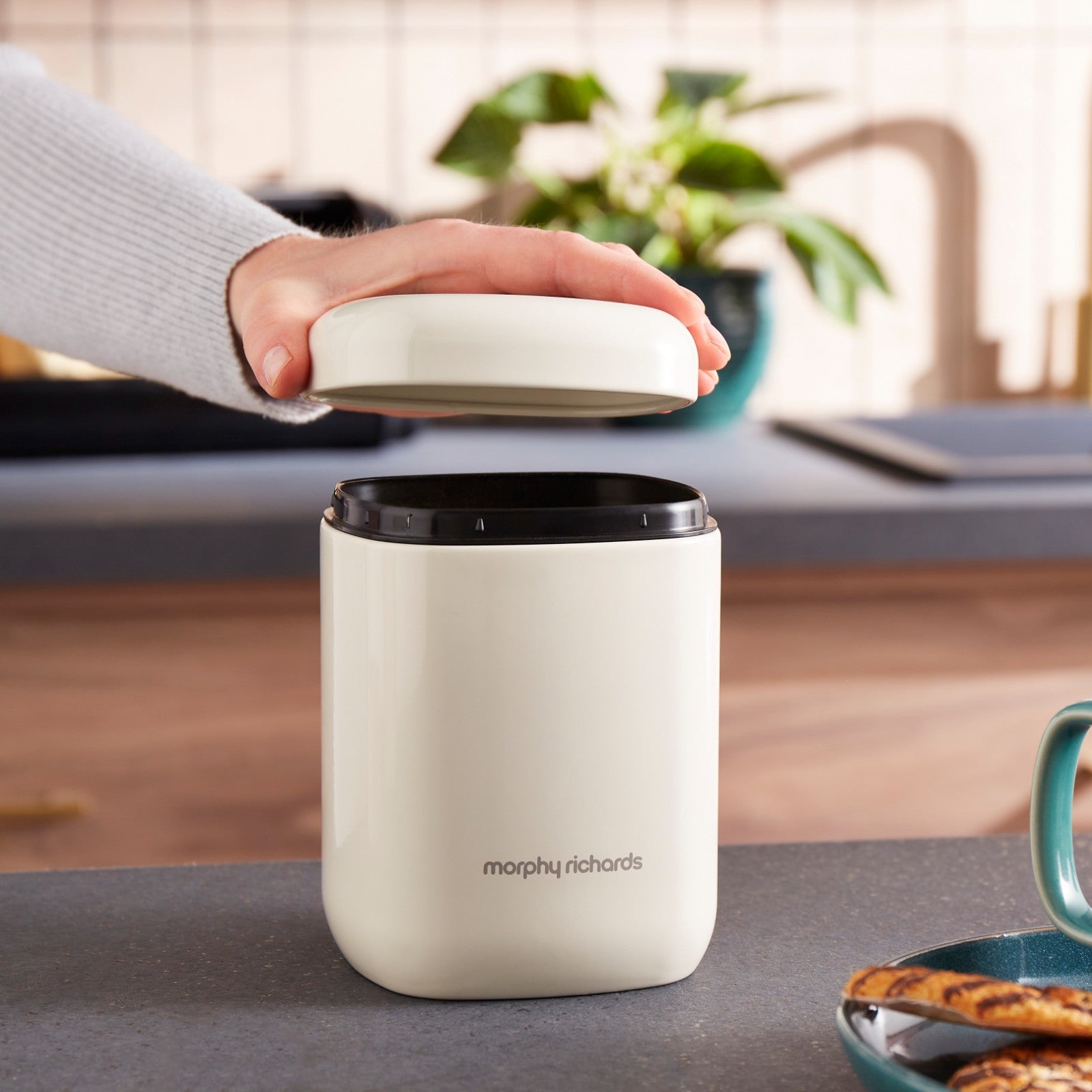 Morphy Richards Compact Bread Bin & Canisters Cream Kitchen Storage Set 9511277