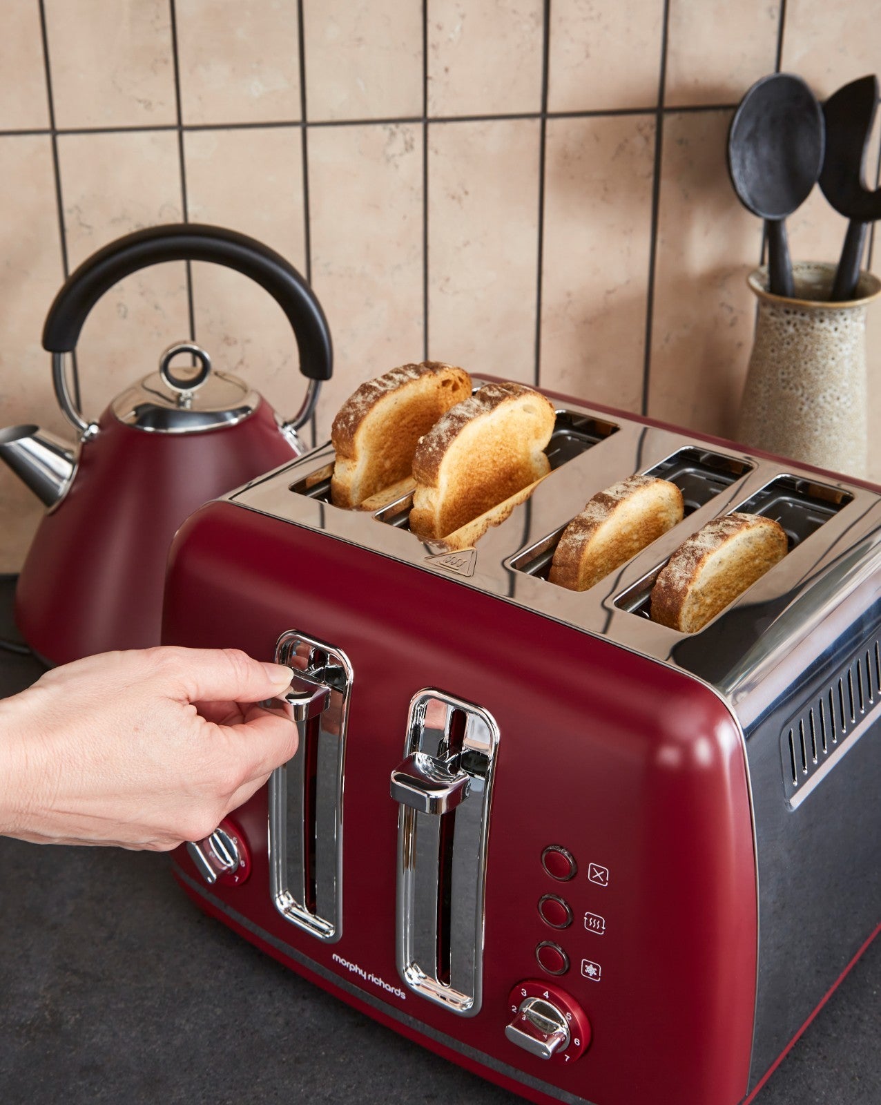Morphy Richards Accents 4 Slice Toaster Rhubarb Limited Edition 420515