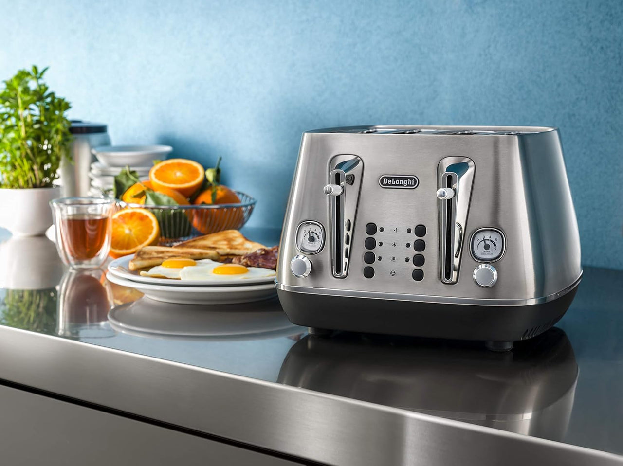 De`Longhi Distinta X 4 Slice Toaster - Brushed Stainless Steel Finish CTI4003.M