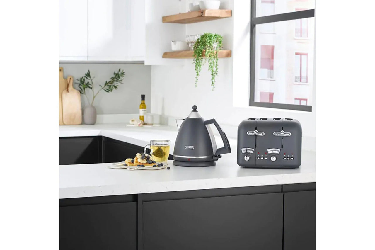 De'Longhi Argento Silva Grey 1.7L Kettle & 4 Slice Toaster Matching Set