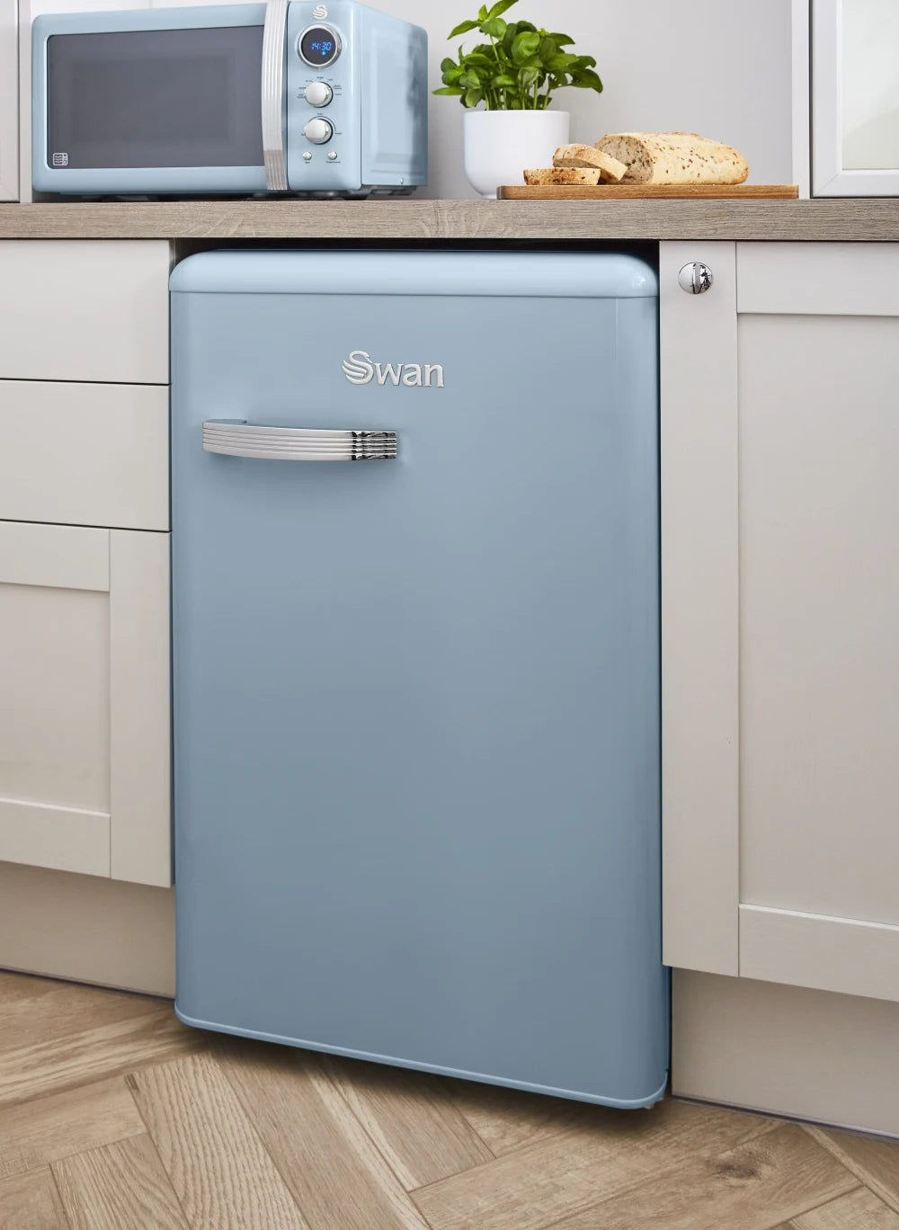 Swan Retro Fridges, Freezers & Fridge Freezers | Hale Retail Company