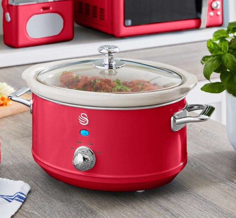 Swan Retro Red 3.5L Slow Cooker Ultra Energy Efficient Cooking for the Family