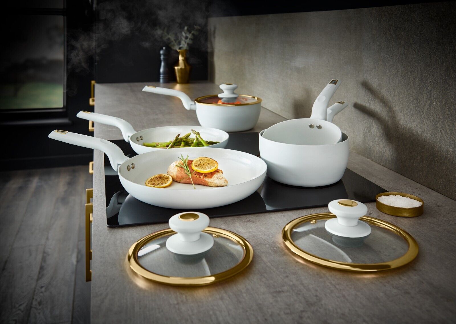 Tower Cavaletto 5 Piece Pan Set White & Gold Cookware Set T800232WHT