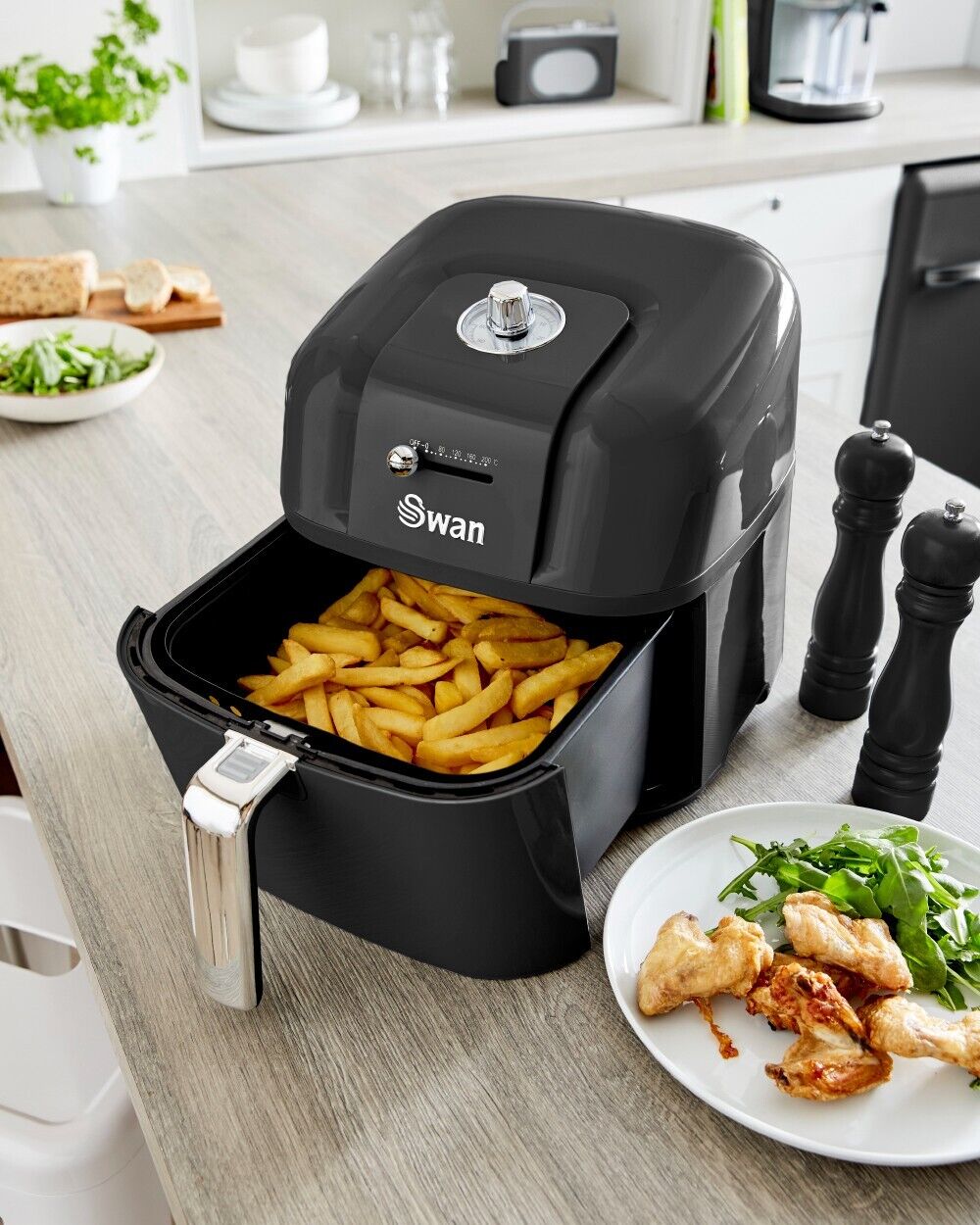 Swan Retro Black Air Fryer 6L Healthy Energy Efficient Cooking for the Family